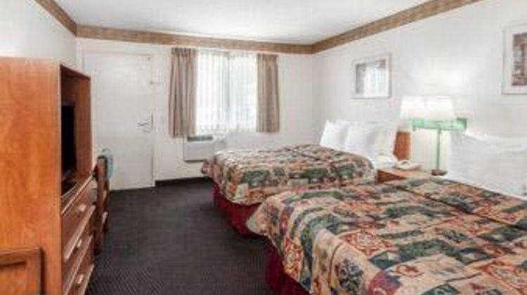 Days Inn San Marcos Room