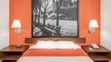 Super 8 Washington/Peoria Area Room