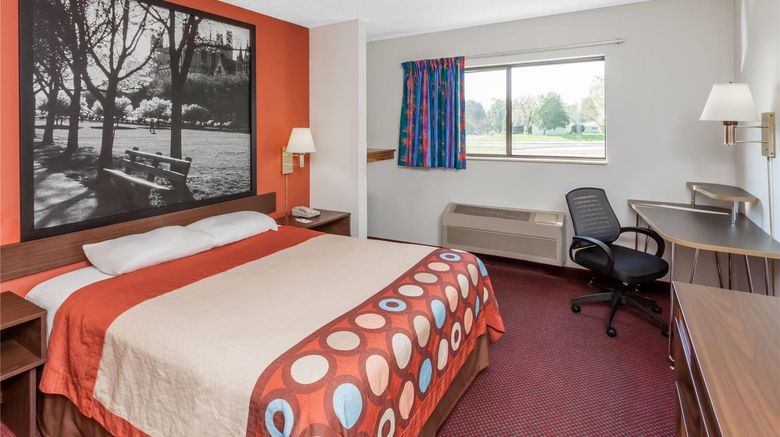 <b>Super 8 Washington/Peoria Area Room</b>. Images powered by <a href="https://iceportal.shijigroup.com/" title="IcePortal" target="_blank">IcePortal</a>.