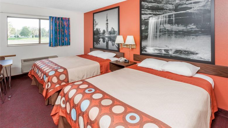 <b>Super 8 Washington/Peoria Area Room</b>. Images powered by <a href="https://iceportal.shijigroup.com/" title="IcePortal" target="_blank">IcePortal</a>.