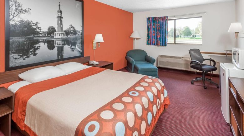 <b>Super 8 Washington/Peoria Area Room</b>. Images powered by <a href="https://iceportal.shijigroup.com/" title="IcePortal" target="_blank">IcePortal</a>.