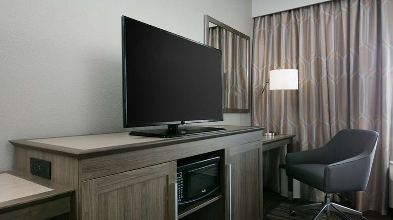 <b>Hampton Inn & Suites Mason City Room</b>. Images powered by <a href="https://iceportal.shijigroup.com/" title="IcePortal" target="_blank">IcePortal</a>.