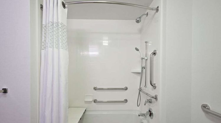 Hampton Inn & Suites N Huntingdon/Irwin Room