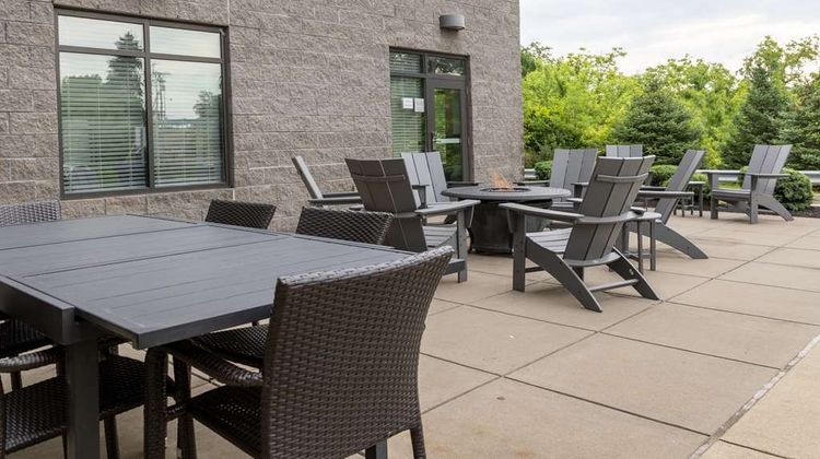 Hampton Inn & Suites N Huntingdon/Irwin Exterior
