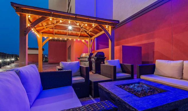 Best Western Plus Executive Residency Exterior