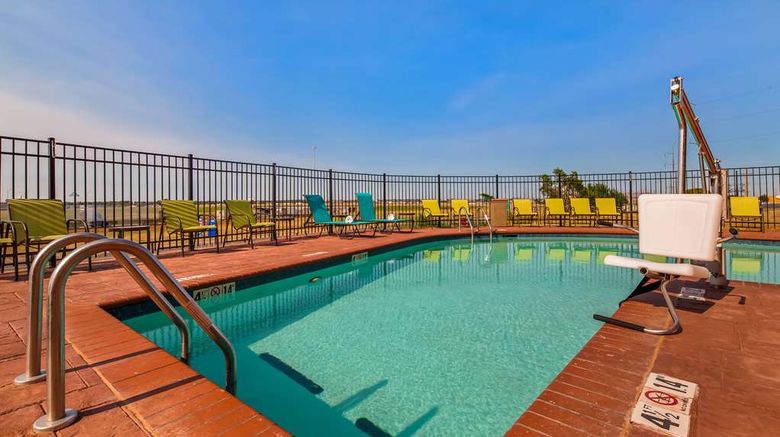 <b>Best Western Plus Executive Residency Pool</b>. Images powered by <a href="https://iceportal.shijigroup.com/" title="IcePortal" target="_blank">IcePortal</a>.
