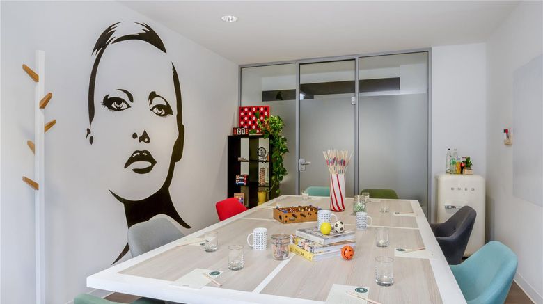 <b>INNSIDE by Melia Frankfurt Ostend Meeting</b>. Images powered by <a href="https://iceportal.shijigroup.com/" title="IcePortal" target="_blank">IcePortal</a>.