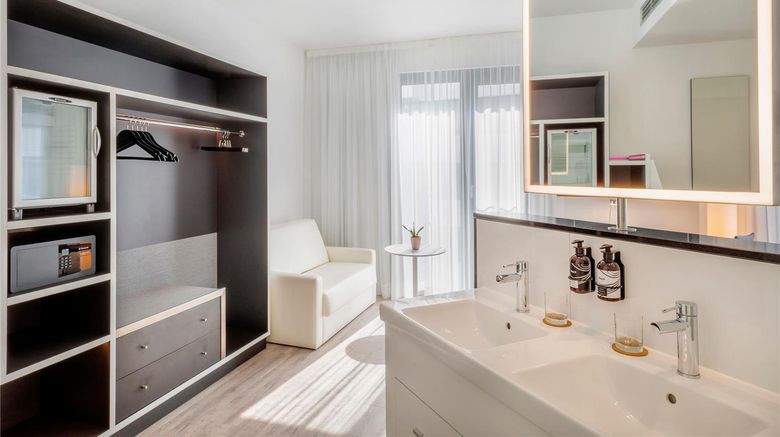 <b>INNSIDE by Melia Frankfurt Ostend Room</b>. Images powered by <a href="https://iceportal.shijigroup.com/" title="IcePortal" target="_blank">IcePortal</a>.