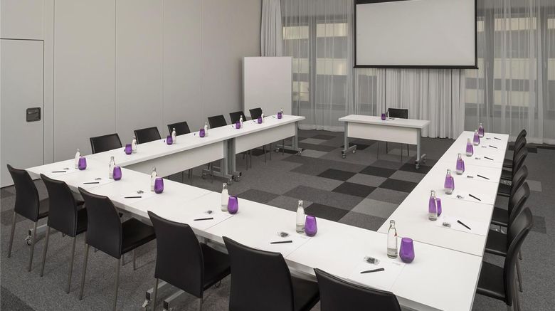 <b>INNSIDE by Melia Frankfurt Ostend Meeting</b>. Images powered by <a href="https://iceportal.shijigroup.com/" title="IcePortal" target="_blank">IcePortal</a>.