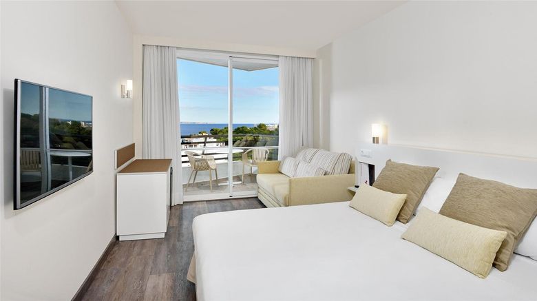 <b>Sol Barbados Room</b>. Images powered by <a href="https://iceportal.shijigroup.com/" title="IcePortal" target="_blank">IcePortal</a>.