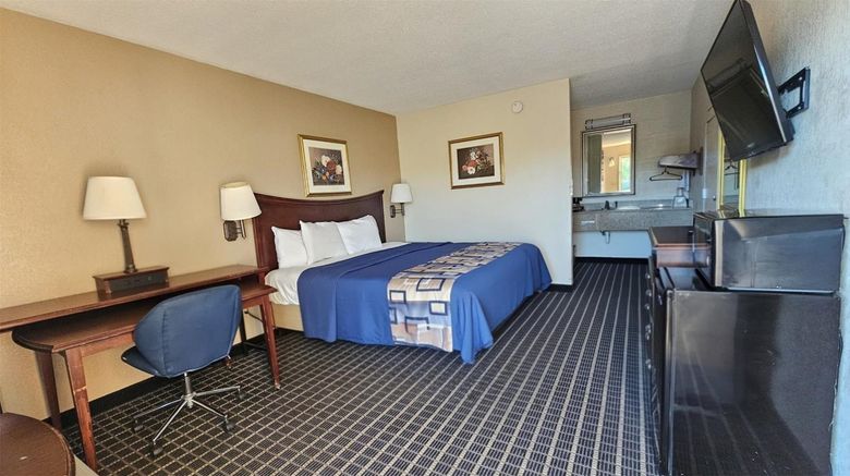 <b>Americas Best Value Inn Mount Vernon Room</b>. Images powered by <a href="https://iceportal.shijigroup.com/" title="IcePortal" target="_blank">IcePortal</a>.