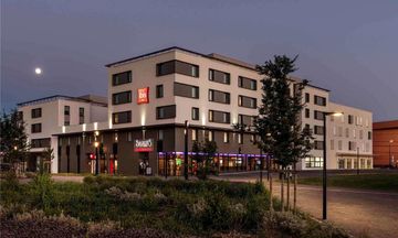 Ibis Saint Quentin en Yvelines Velodrome