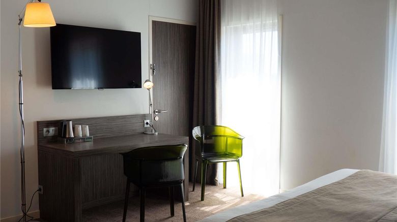 <b>Mercure St Malo Balmoral Hotel Room</b>. Images powered by <a href="https://iceportal.shijigroup.com/" title="IcePortal" target="_blank">IcePortal</a>.