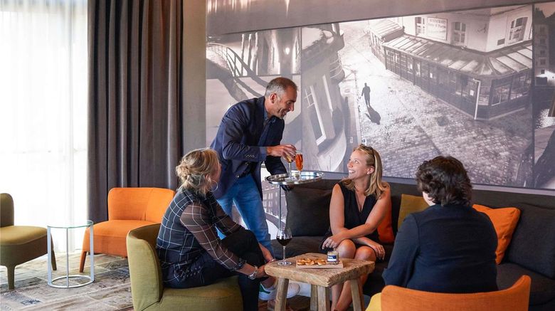 <b>Mercure St Malo Balmoral Hotel Restaurant</b>. Images powered by <a href="https://iceportal.shijigroup.com/" title="IcePortal" target="_blank">IcePortal</a>.