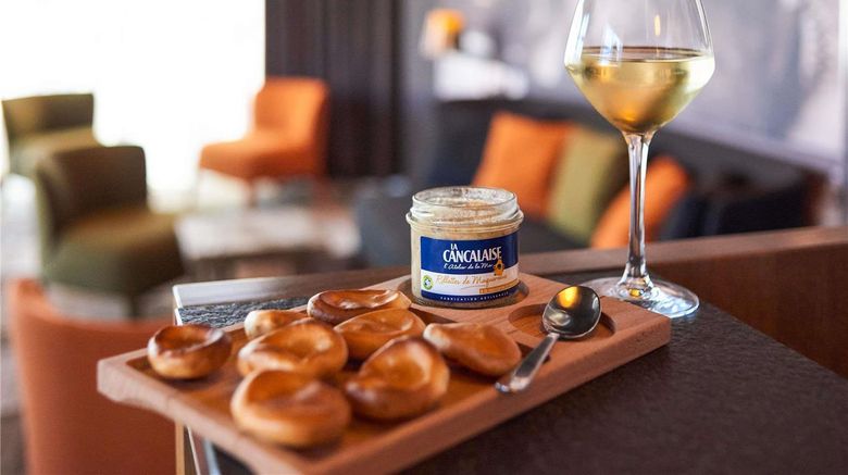 <b>Mercure St Malo Balmoral Hotel Restaurant</b>. Images powered by <a href="https://iceportal.shijigroup.com/" title="IcePortal" target="_blank">IcePortal</a>.