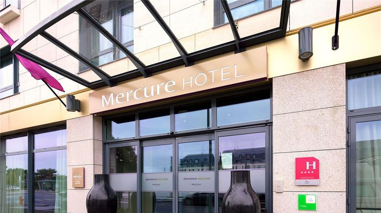 <b>Mercure St Malo Balmoral Hotel Exterior</b>. Images powered by <a href="https://iceportal.shijigroup.com/" title="IcePortal" target="_blank">IcePortal</a>.