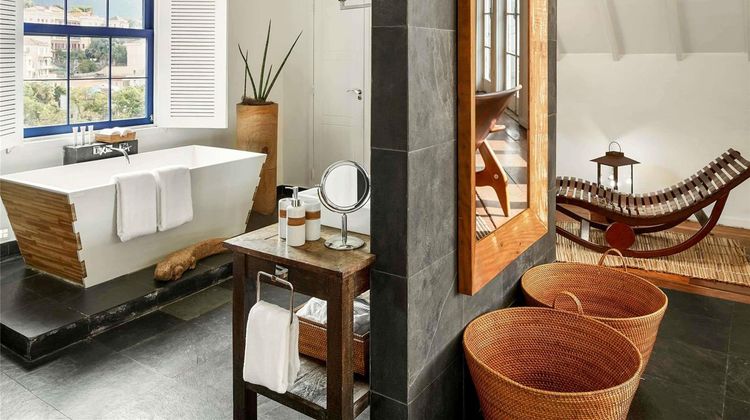 Hotel Santa Teresa MGallery Suite