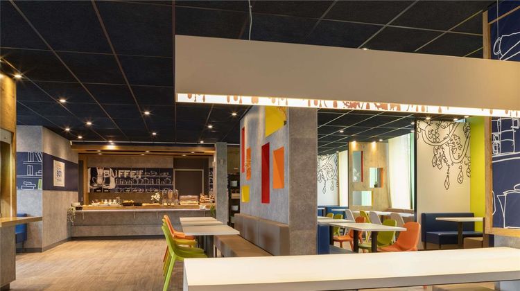 Ibis Budget Saint Quentin Exterior