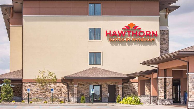 Hawthorn Suites St Clairsville Exterior