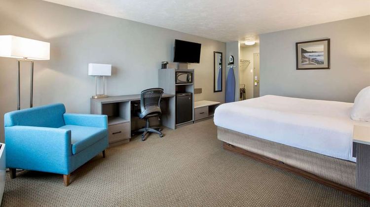 Days Inn & Suites Moncton Room
