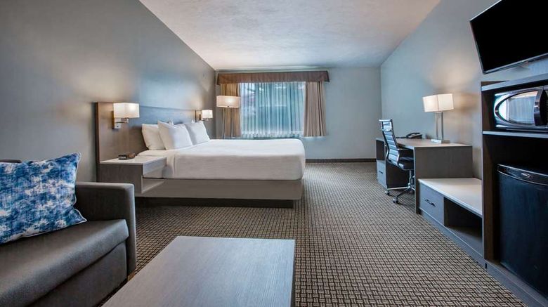 <b>Days Inn & Suites Moncton Room</b>. Images powered by <a href="https://iceportal.shijigroup.com/" title="IcePortal" target="_blank">IcePortal</a>.