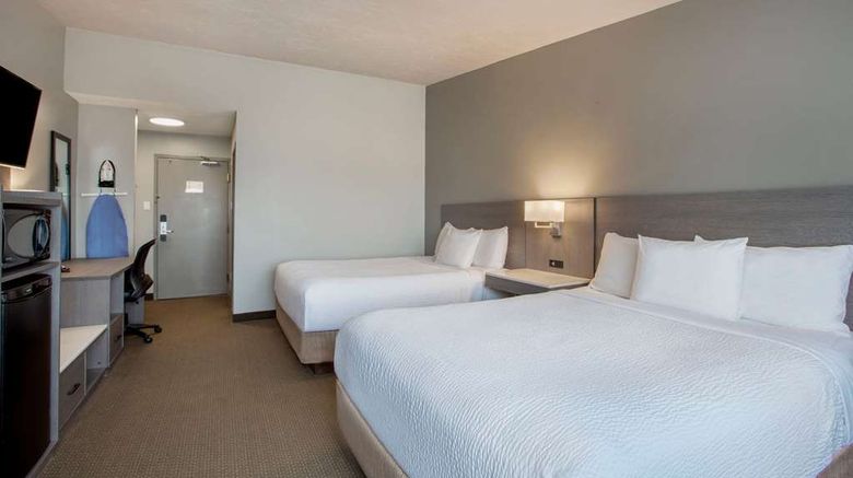 <b>Days Inn & Suites Moncton Room</b>. Images powered by <a href="https://iceportal.shijigroup.com/" title="IcePortal" target="_blank">IcePortal</a>.