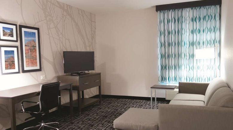 <b>La Quinta Inn & Suites Pampa Suite</b>. Images powered by <a href="https://iceportal.shijigroup.com/" title="IcePortal" target="_blank">IcePortal</a>.