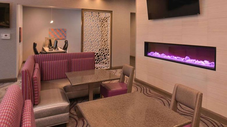 <b>Homewood Suites by Hilton Trophy Club Lobby</b>. Images powered by <a href="https://iceportal.shijigroup.com/" title="IcePortal" target="_blank">IcePortal</a>.