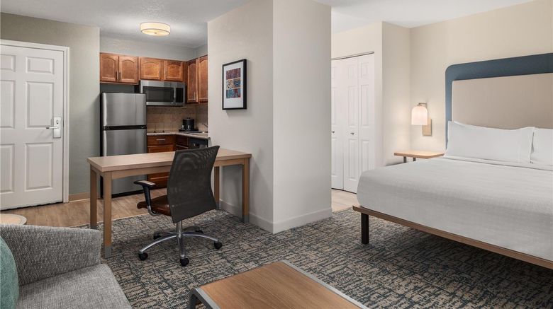 <b>Homewood Suites Jacksonville Deerwood Pk Room</b>. Images powered by <a href="https://iceportal.shijigroup.com/" title="IcePortal" target="_blank">IcePortal</a>.