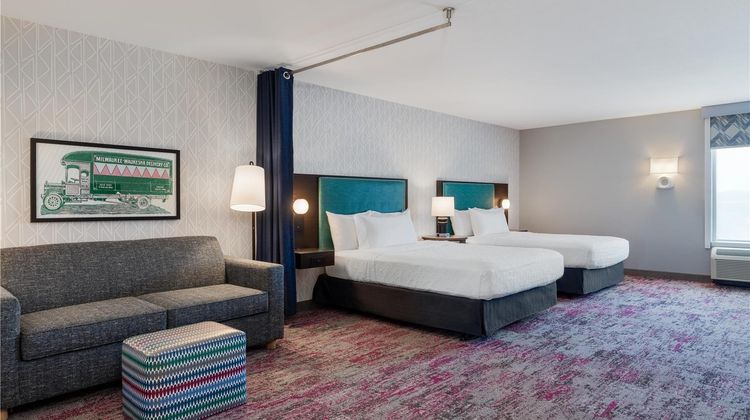 Home2 Suites Milwaukee/Brookfield Room