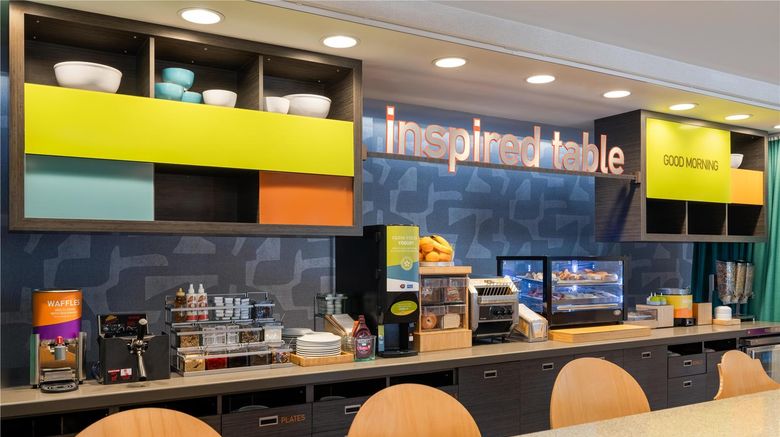 <b>Home2 Suites Milwaukee/Brookfield Restaurant</b>. Images powered by <a href="https://iceportal.shijigroup.com/" title="IcePortal" target="_blank">IcePortal</a>.