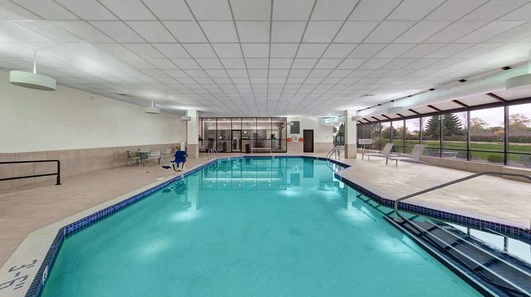Embassy Suites Milwaukee Brookfield Pool
