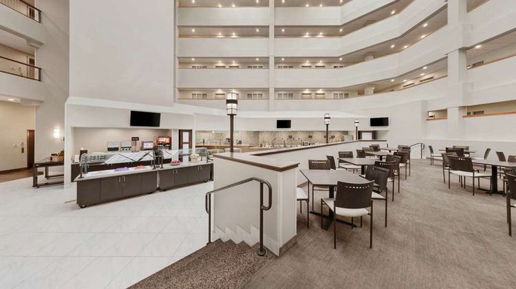 Embassy Suites Milwaukee Brookfield Restaurant