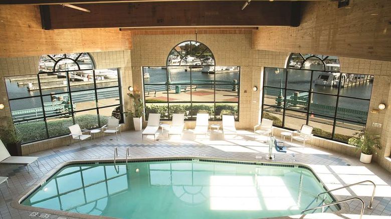 <b>Doubletree by Hilton Racine Harbourwalk Pool</b>. Images powered by <a href="https://iceportal.shijigroup.com/" title="IcePortal" target="_blank">IcePortal</a>.