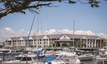 Doubletree by Hilton Racine Harbourwalk