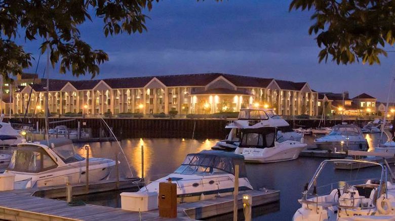 <b>Doubletree by Hilton Racine Harbourwalk Exterior</b>. Images powered by <a href="https://iceportal.shijigroup.com/" title="IcePortal" target="_blank">IcePortal</a>.
