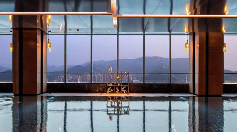 <b>Hilton Jinan South Hotel & Residences Pool</b>. Images powered by <a href="https://iceportal.shijigroup.com/" title="IcePortal" target="_blank">IcePortal</a>.