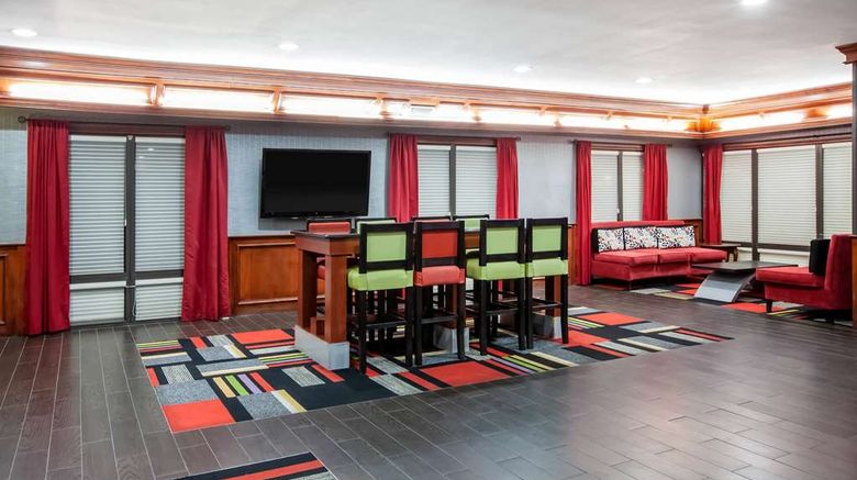 <b>Days Inn & Suites Tyler Lobby</b>. Images powered by <a href="https://iceportal.shijigroup.com/" title="IcePortal" target="_blank">IcePortal</a>.