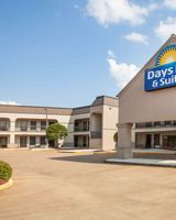 Days Inn & Suites Tyler