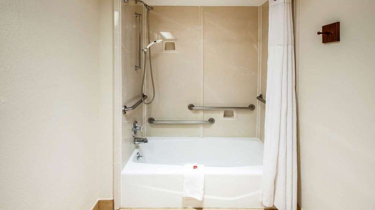 Days Inn & Suites Tyler Room