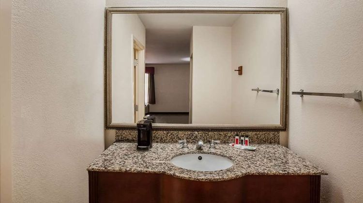 Days Inn & Suites Tyler Room
