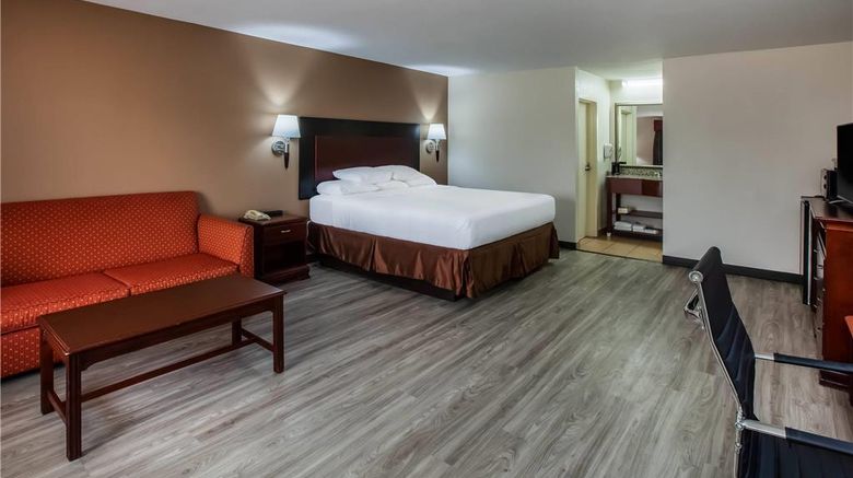 <b>Days Inn & Suites Tyler Suite</b>. Images powered by <a href="https://iceportal.shijigroup.com/" title="IcePortal" target="_blank">IcePortal</a>.