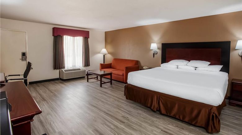 <b>Days Inn & Suites Tyler Suite</b>. Images powered by <a href="https://iceportal.shijigroup.com/" title="IcePortal" target="_blank">IcePortal</a>.
