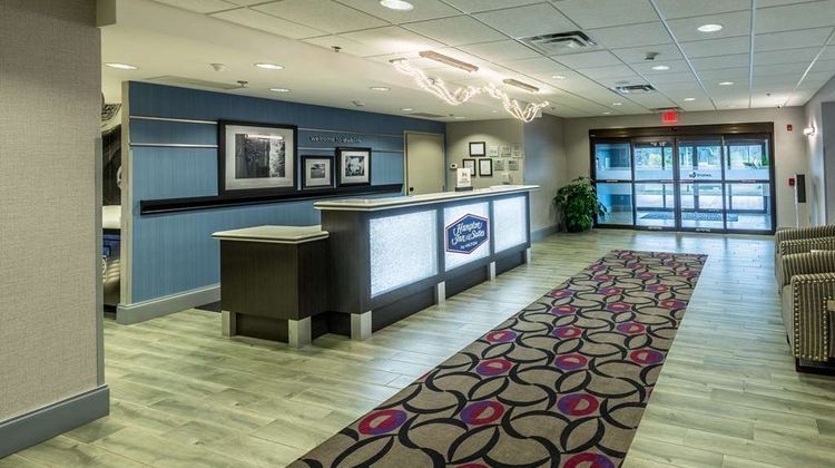 Hampton Inn & Suites Dublin Lobby