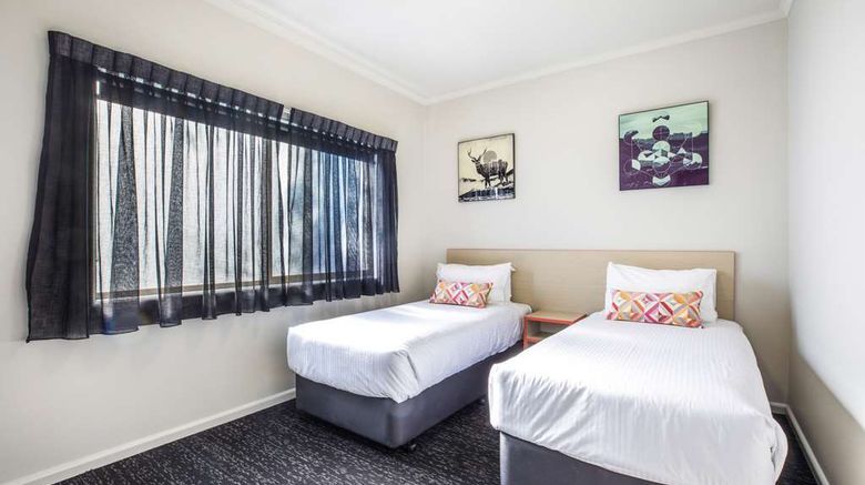 <b>Monash Hotel Room</b>. Images powered by <a href="https://iceportal.shijigroup.com/" title="IcePortal" target="_blank">IcePortal</a>.