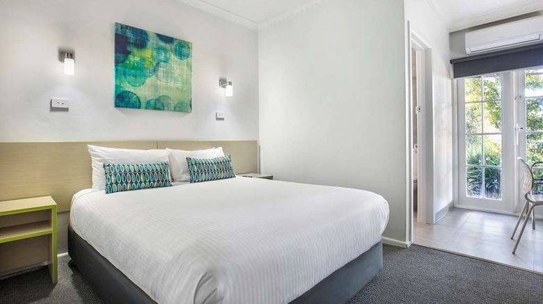 <b>Skyways Hotel Room</b>. Images powered by <a href="https://iceportal.shijigroup.com/" title="IcePortal" target="_blank">IcePortal</a>.