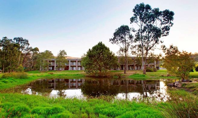 York on Lilydale Resort Exterior