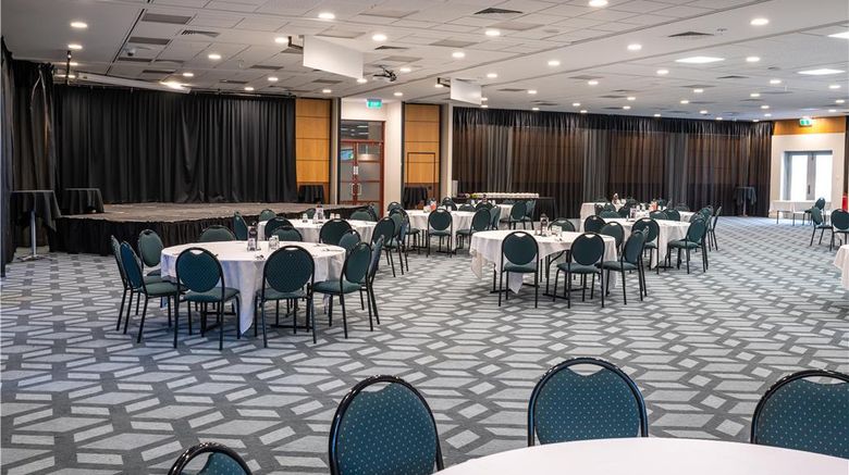 <b>York on Lilydale Resort Meeting</b>. Images powered by <a href="https://iceportal.shijigroup.com/" title="IcePortal" target="_blank">IcePortal</a>.