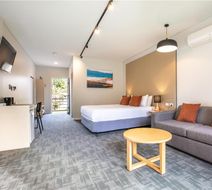 York on Lilydale Resort Room