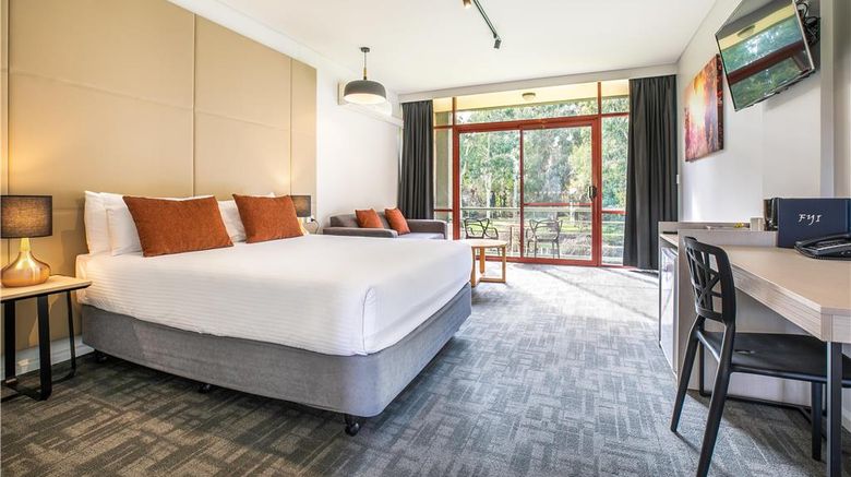<b>York on Lilydale Resort Room</b>. Images powered by <a href="https://iceportal.shijigroup.com/" title="IcePortal" target="_blank">IcePortal</a>.